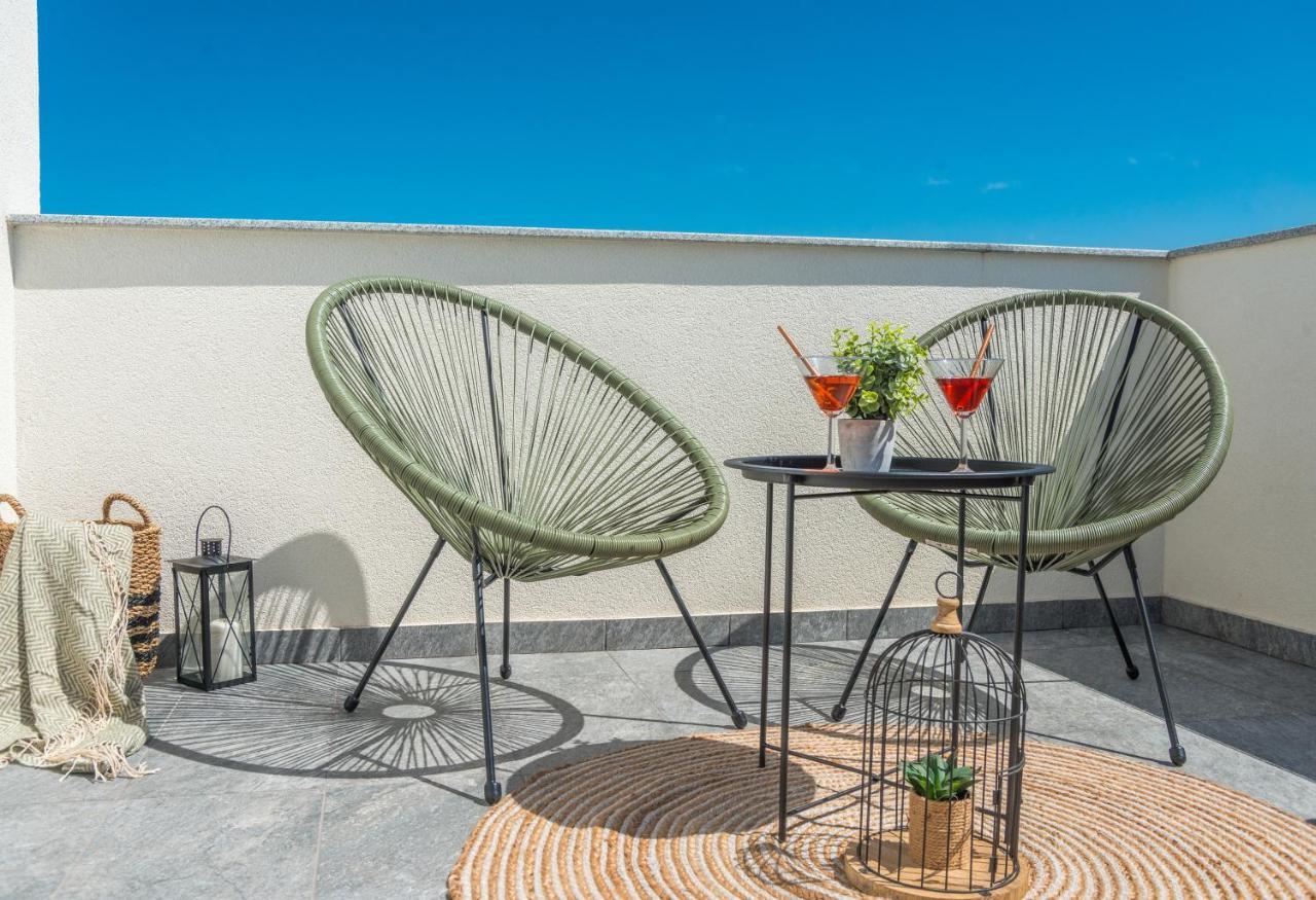 Marilu Luxury Apartments Drage Bagian luar foto