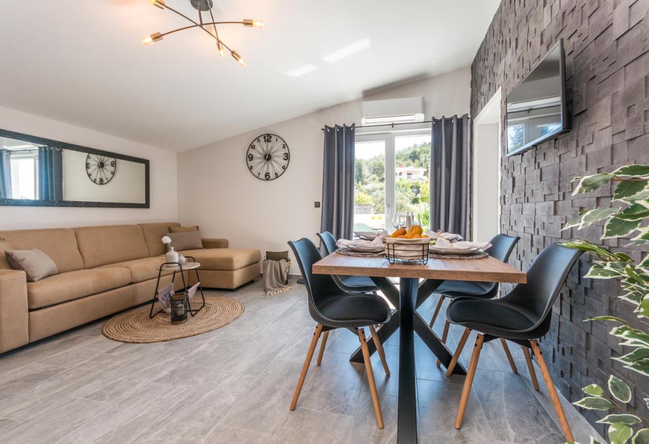 Marilu Luxury Apartments Drage Bagian luar foto