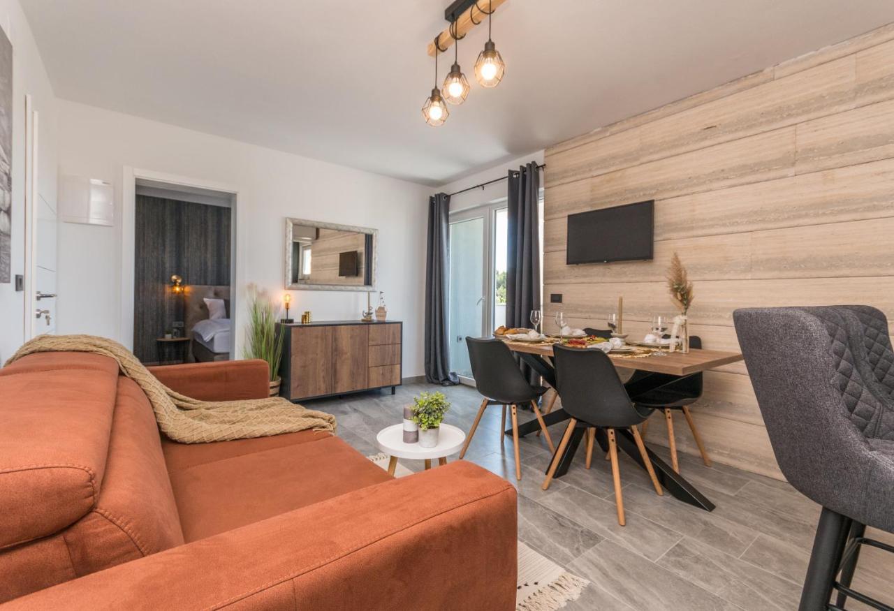 Marilu Luxury Apartments Drage Bagian luar foto
