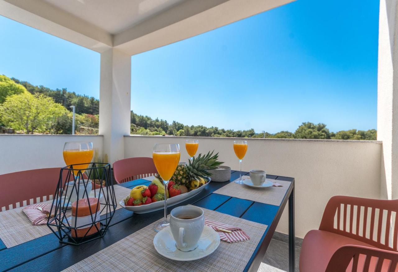 Marilu Luxury Apartments Drage Bagian luar foto