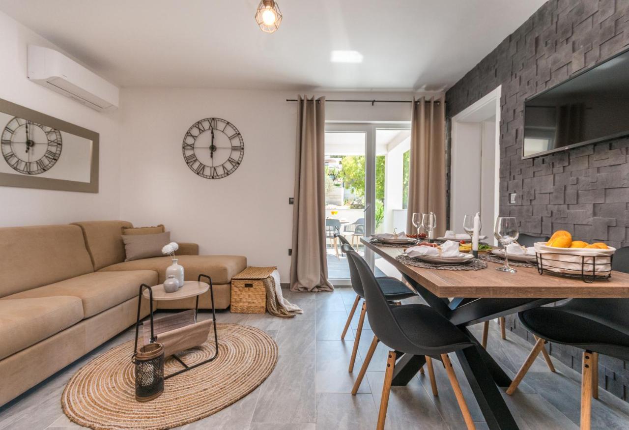 Marilu Luxury Apartments Drage Bagian luar foto