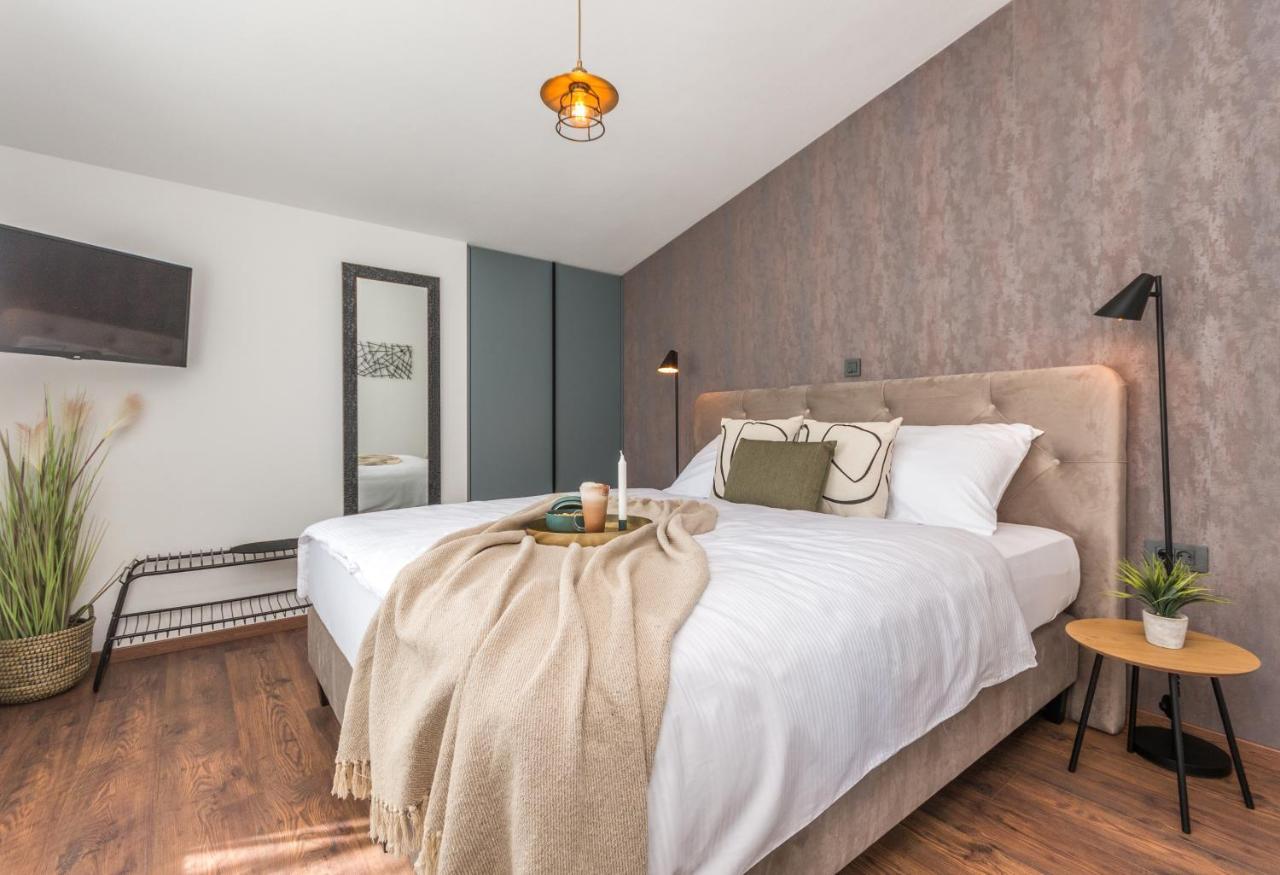 Marilu Luxury Apartments Drage Bagian luar foto
