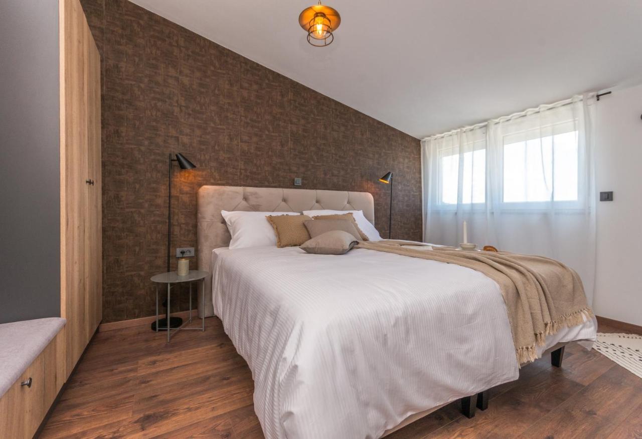 Marilu Luxury Apartments Drage Bagian luar foto