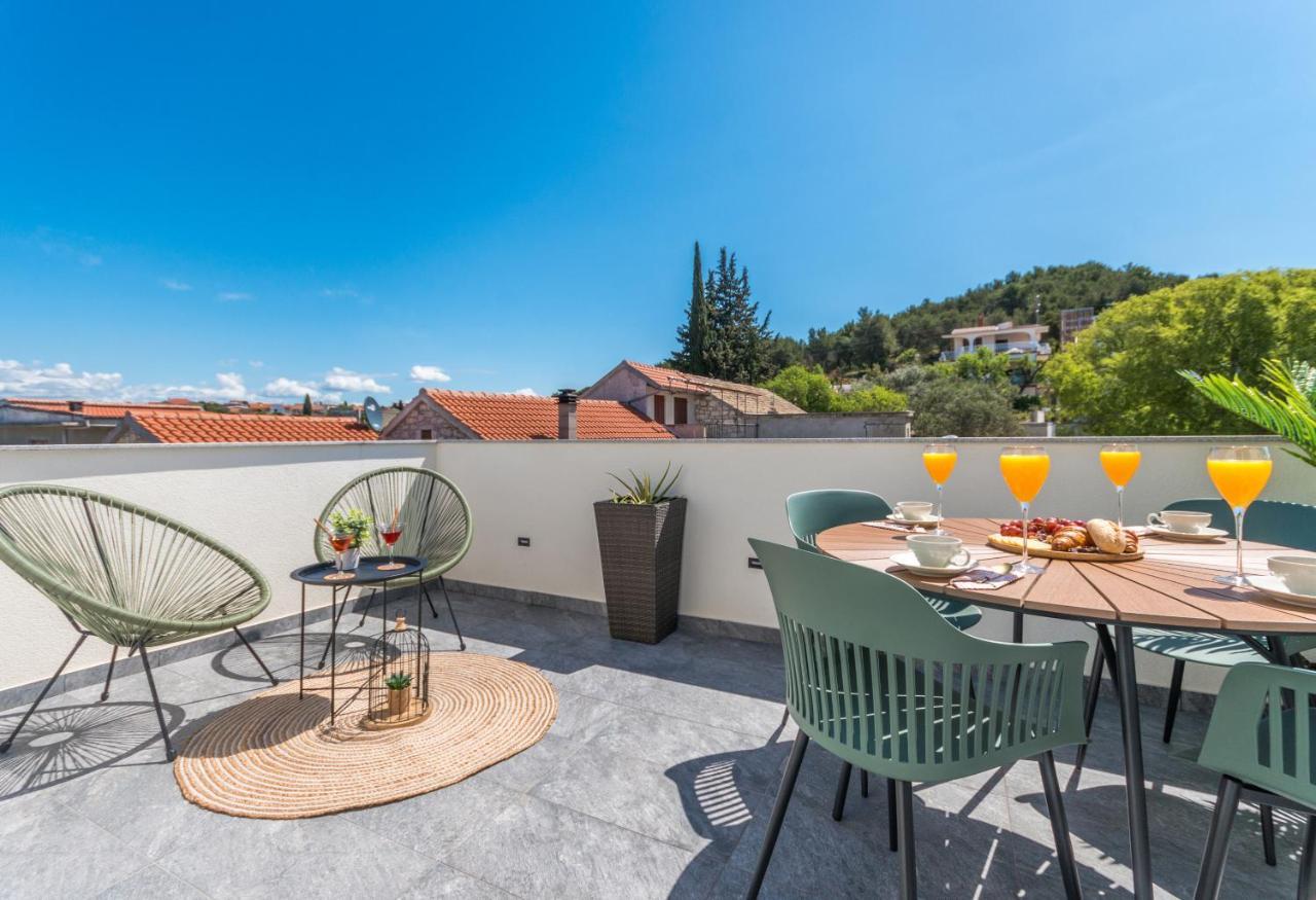 Marilu Luxury Apartments Drage Bagian luar foto