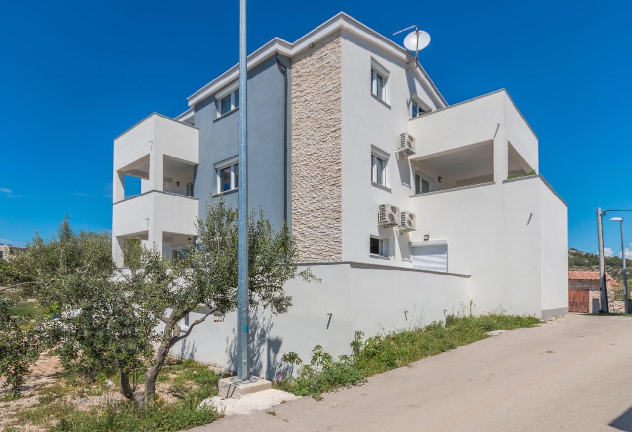 Marilu Luxury Apartments Drage Bagian luar foto